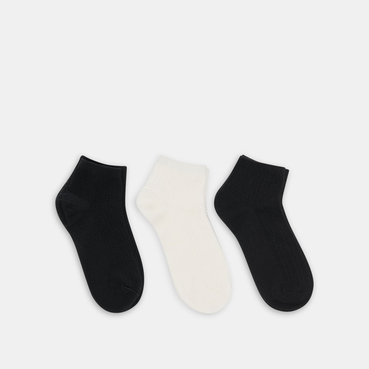 Dolce Vita 3 Pack Cable Anklet Black White Socks